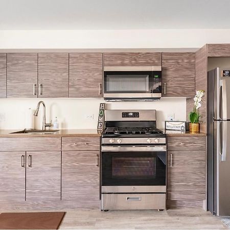 Cozy 2 Brm Apartment Mins Away From United Center ชิคาโก ภายนอก รูปภาพ