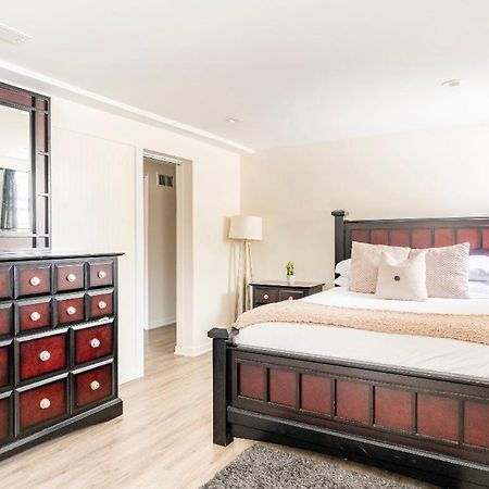 Cozy 2 Brm Apartment Mins Away From United Center ชิคาโก ภายนอก รูปภาพ
