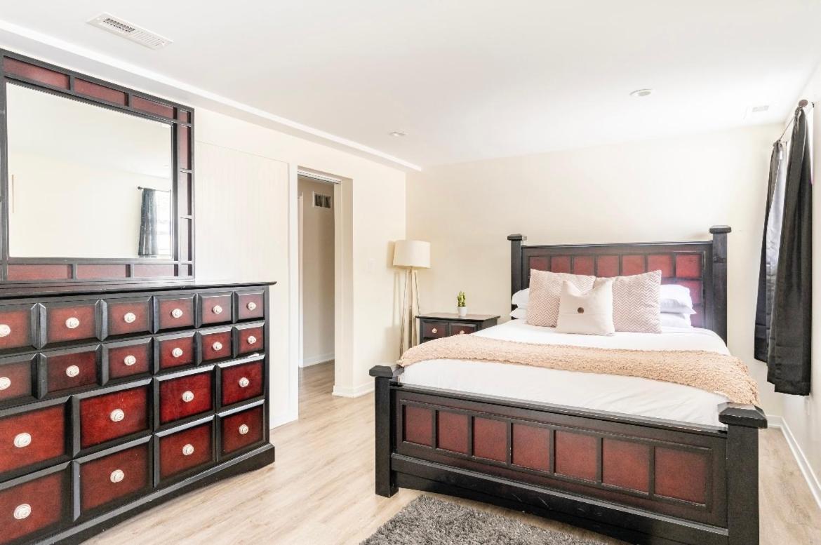 Cozy 2 Brm Apartment Mins Away From United Center ชิคาโก ภายนอก รูปภาพ